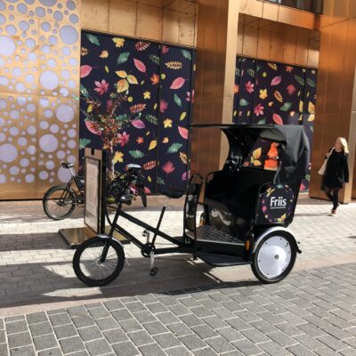 Cykeltaxa foran friis